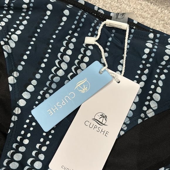 Cupshe bikini - Picture 2 of 3